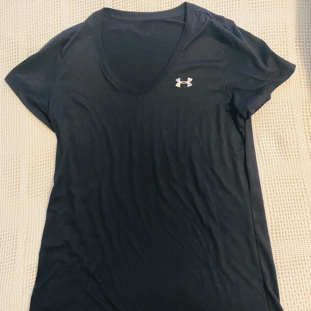 Under Armor women’s v neck tshirts